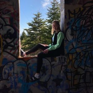 Meet your Posher, Olivia